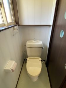 トイレ（2F）