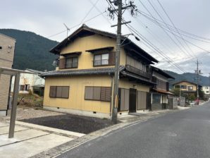 外観(前面道路)